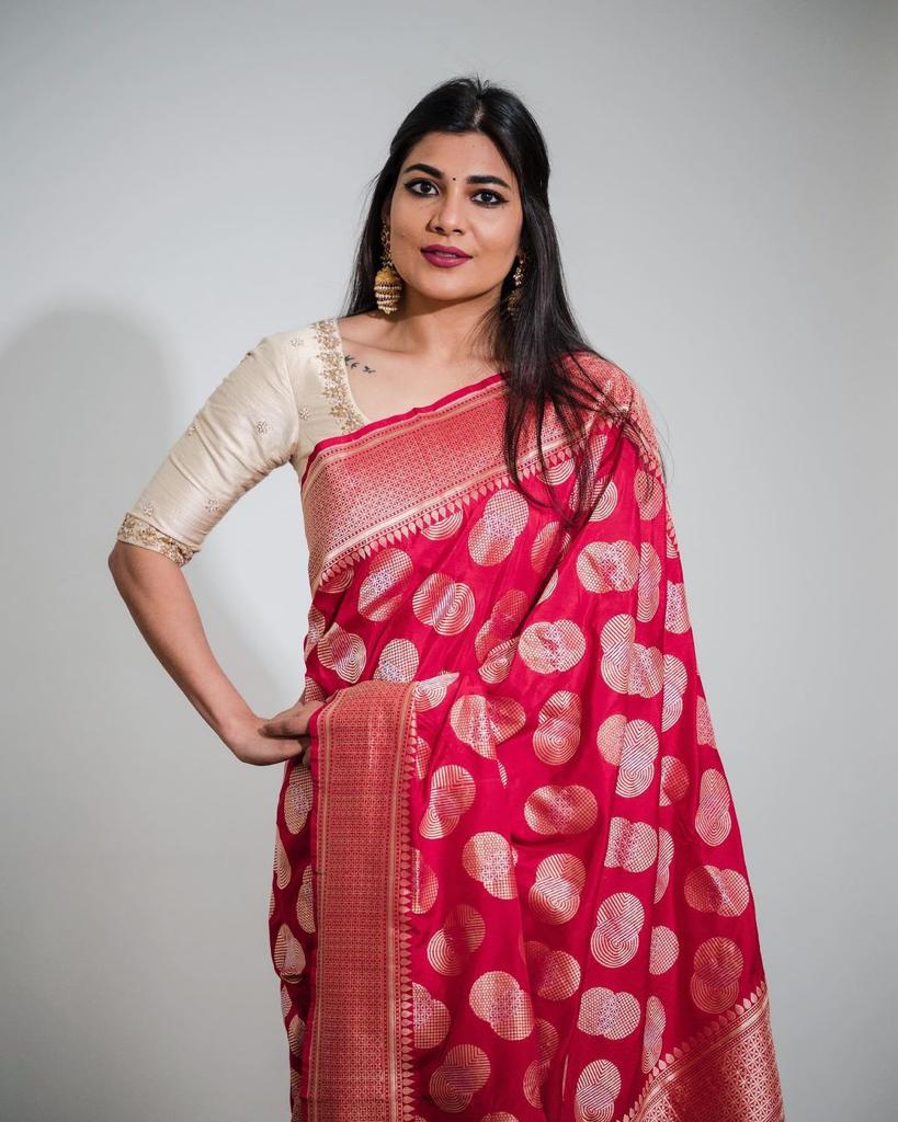 Ravishing Pink Color Handloom Weaving Silk Saree