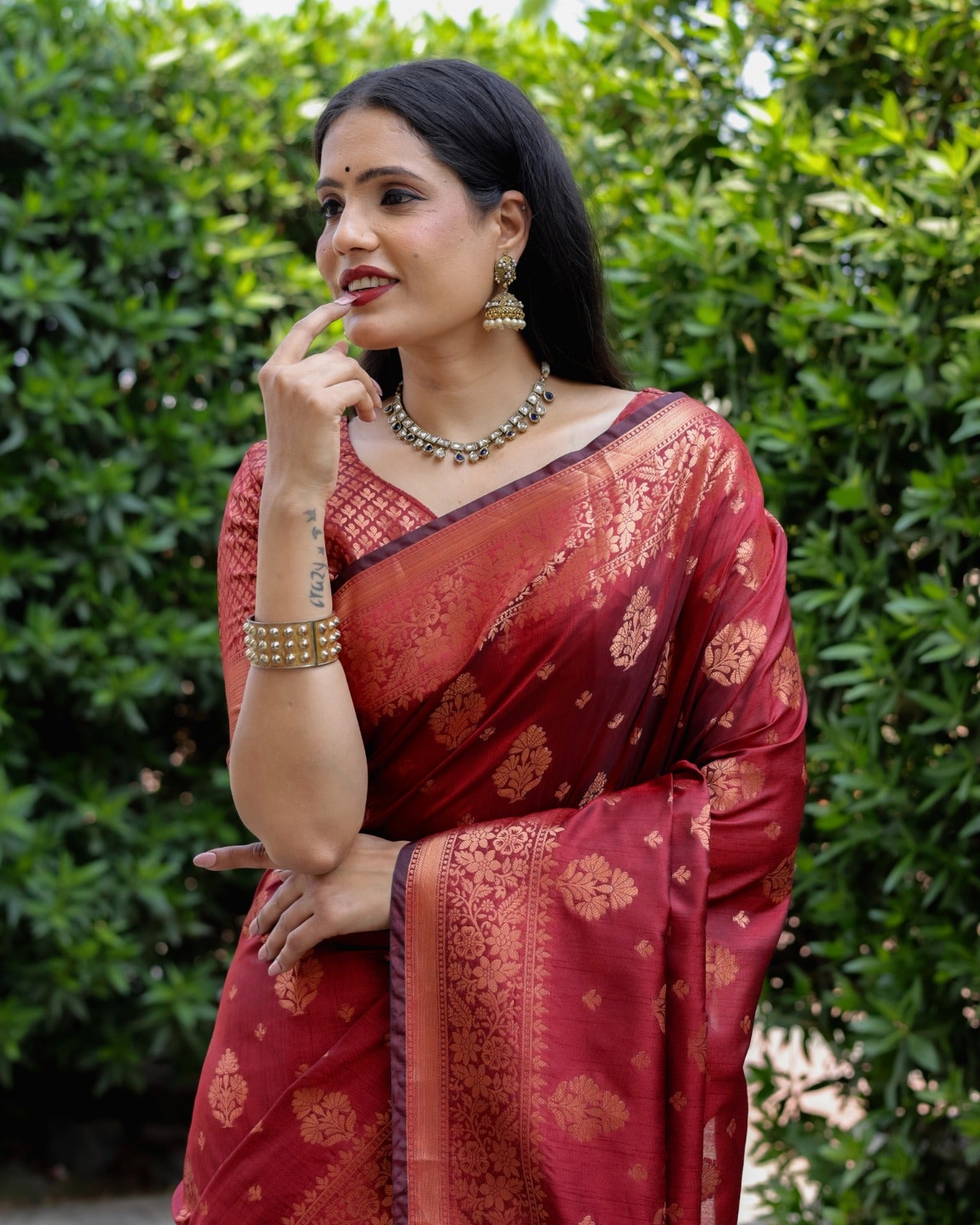 Unique Soft Silk Sarees Flowing Comfortable Print