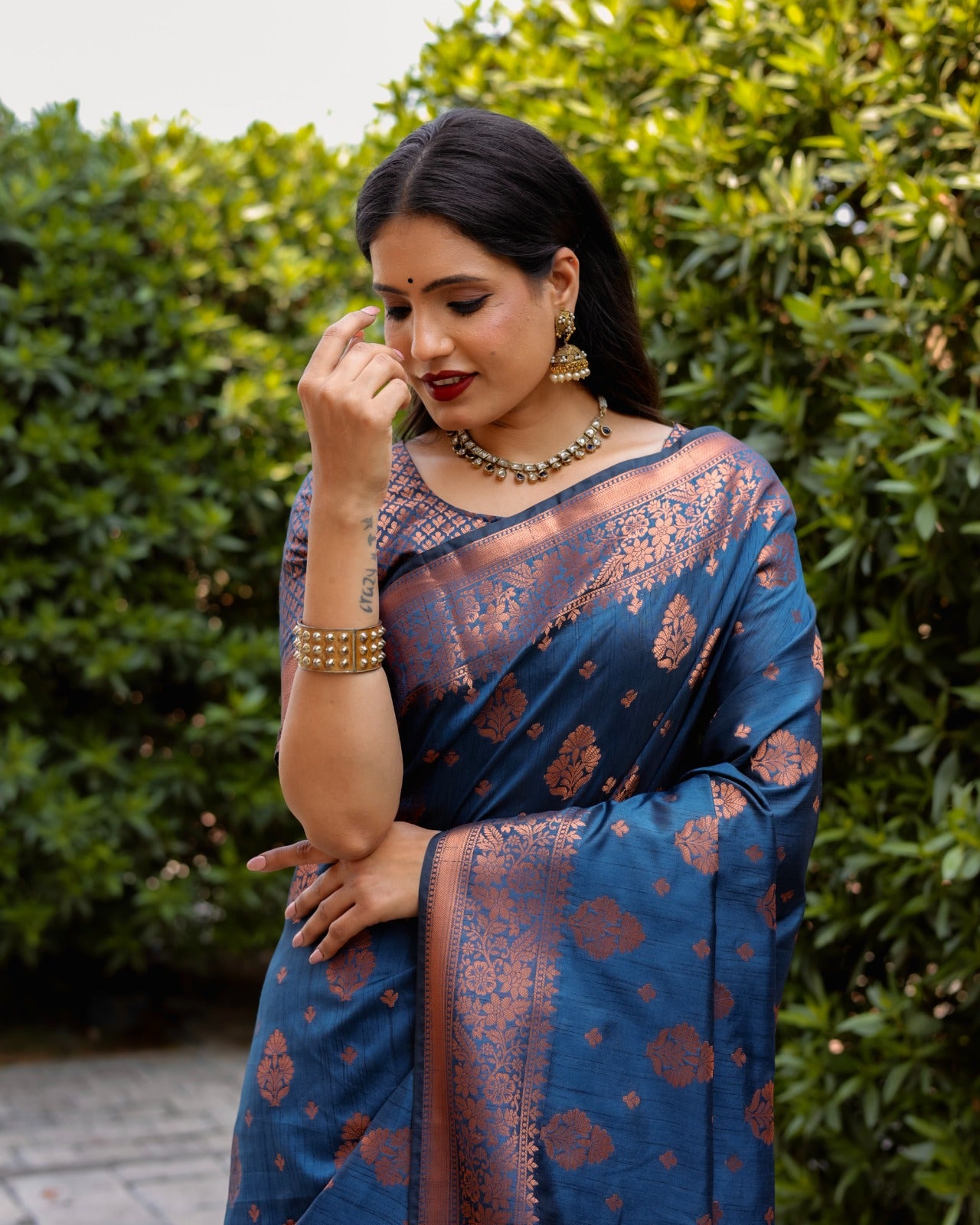 Unique Soft Silk Sarees Flowing Comfortable Print