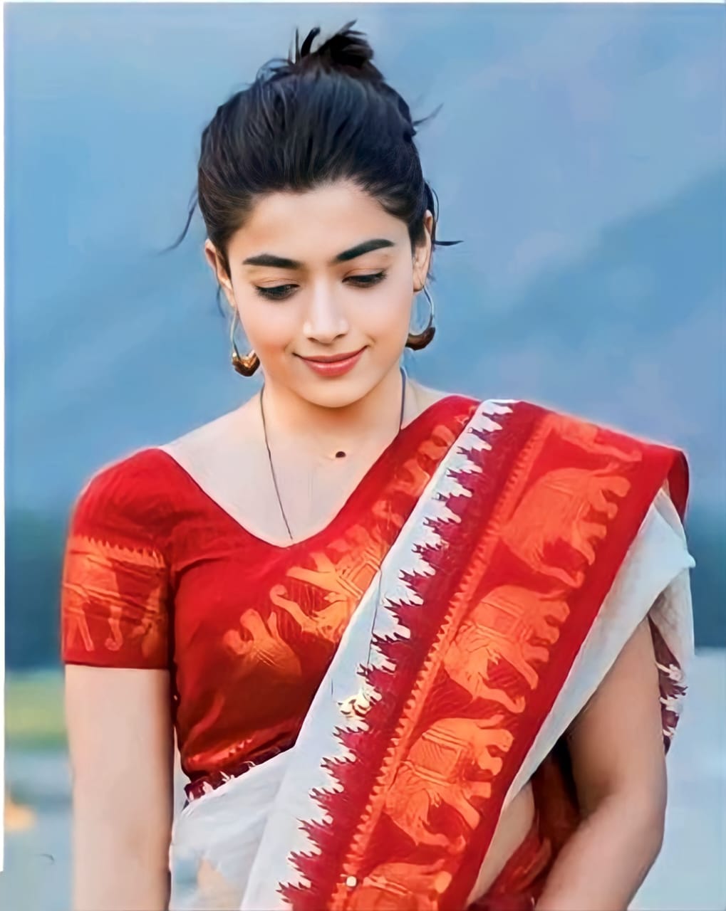 Rashmika Mandanna White Color Lichi Silk Saree