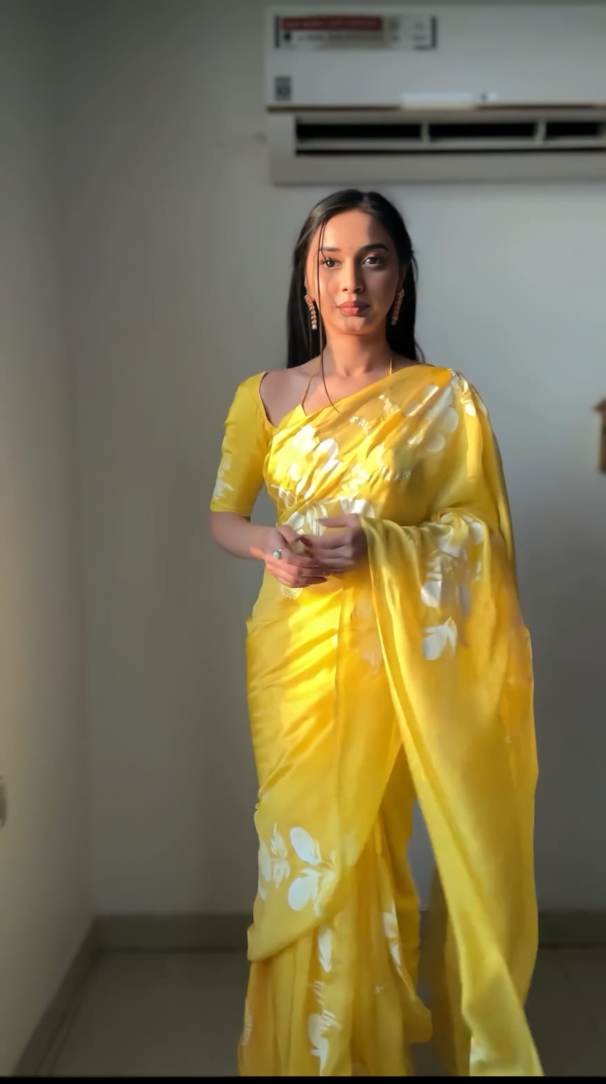 Buy Reeta Fashion Stiched Ready to wear Vichitra Silk Solid Yellow Color  Saree|Saree|Stiched Saree|Ready To wearSaree|Printed|Solid Saree|Vichitra  Silk Online at Best Prices in India - JioMart.