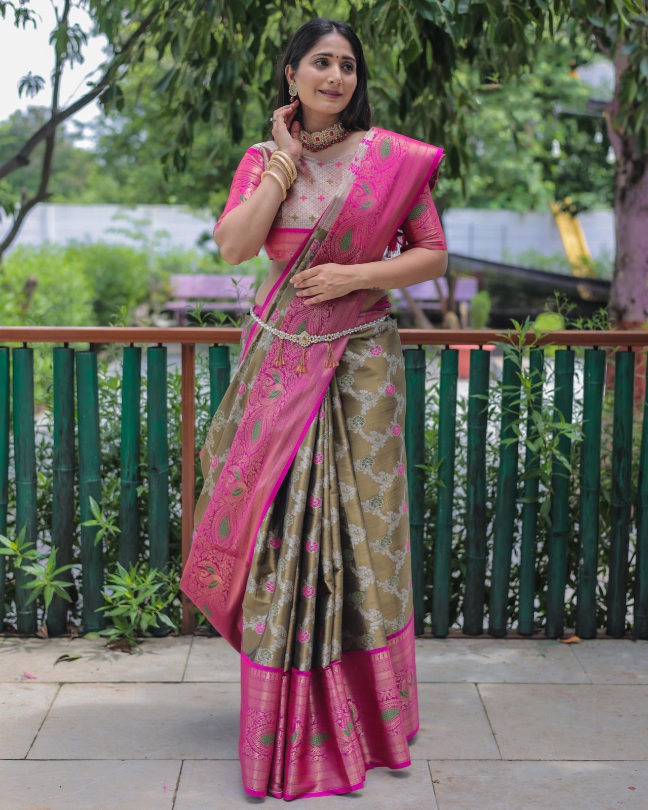 Innovative Kanjivaram Mehndi Color Silk Sarees