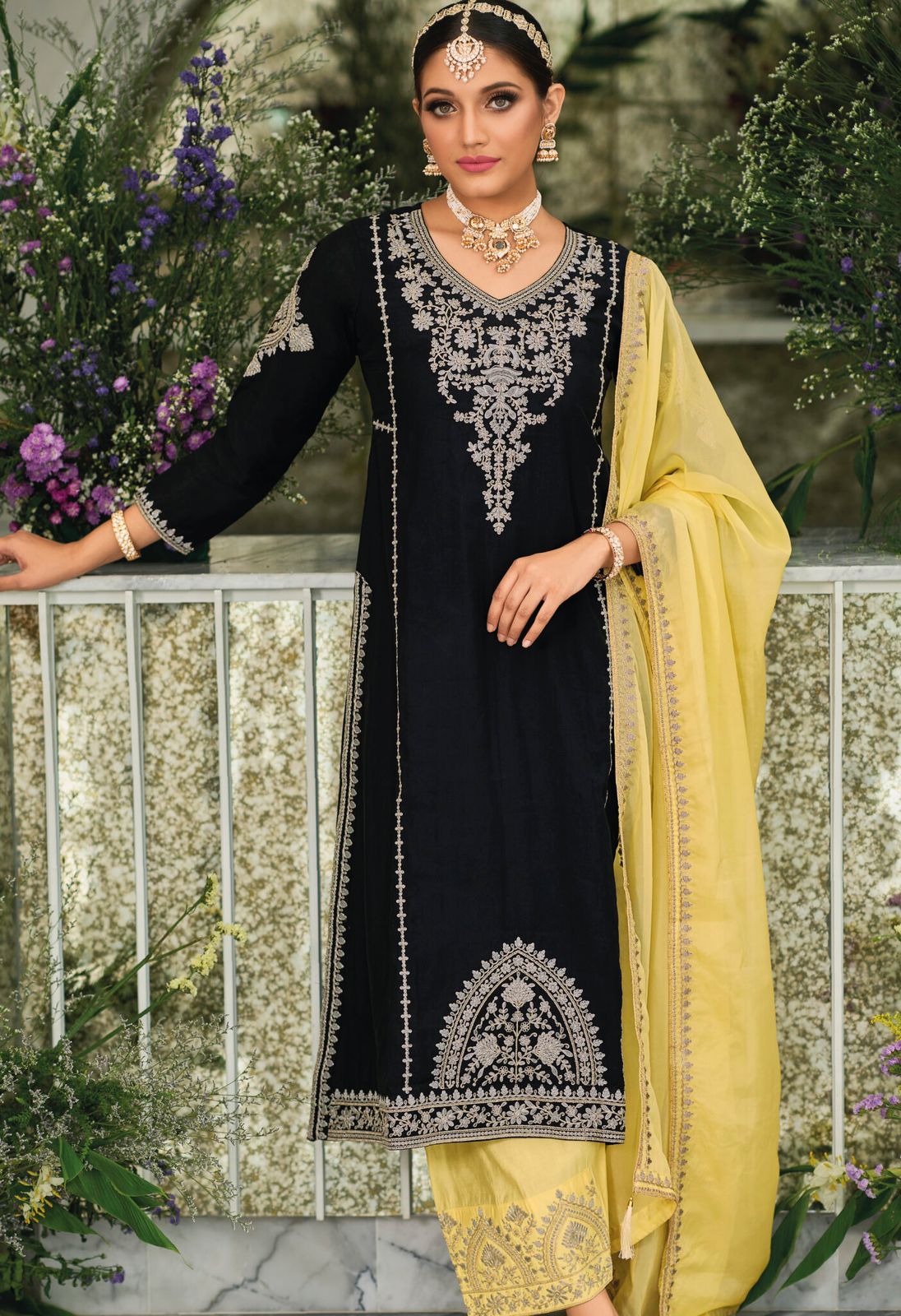 Delightful Embroidered Work Black Color Anarkali Suit