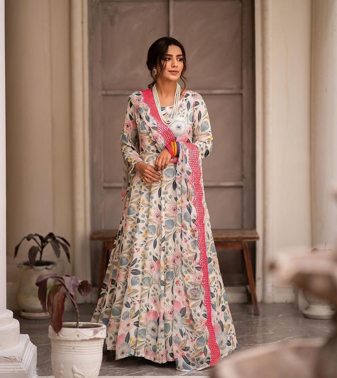 Captivating Sinon Multicolor Gown