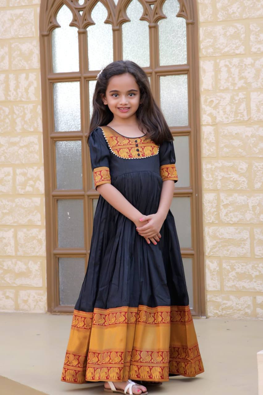 Jacquard Work Black Color Mother-Daughter Gown
