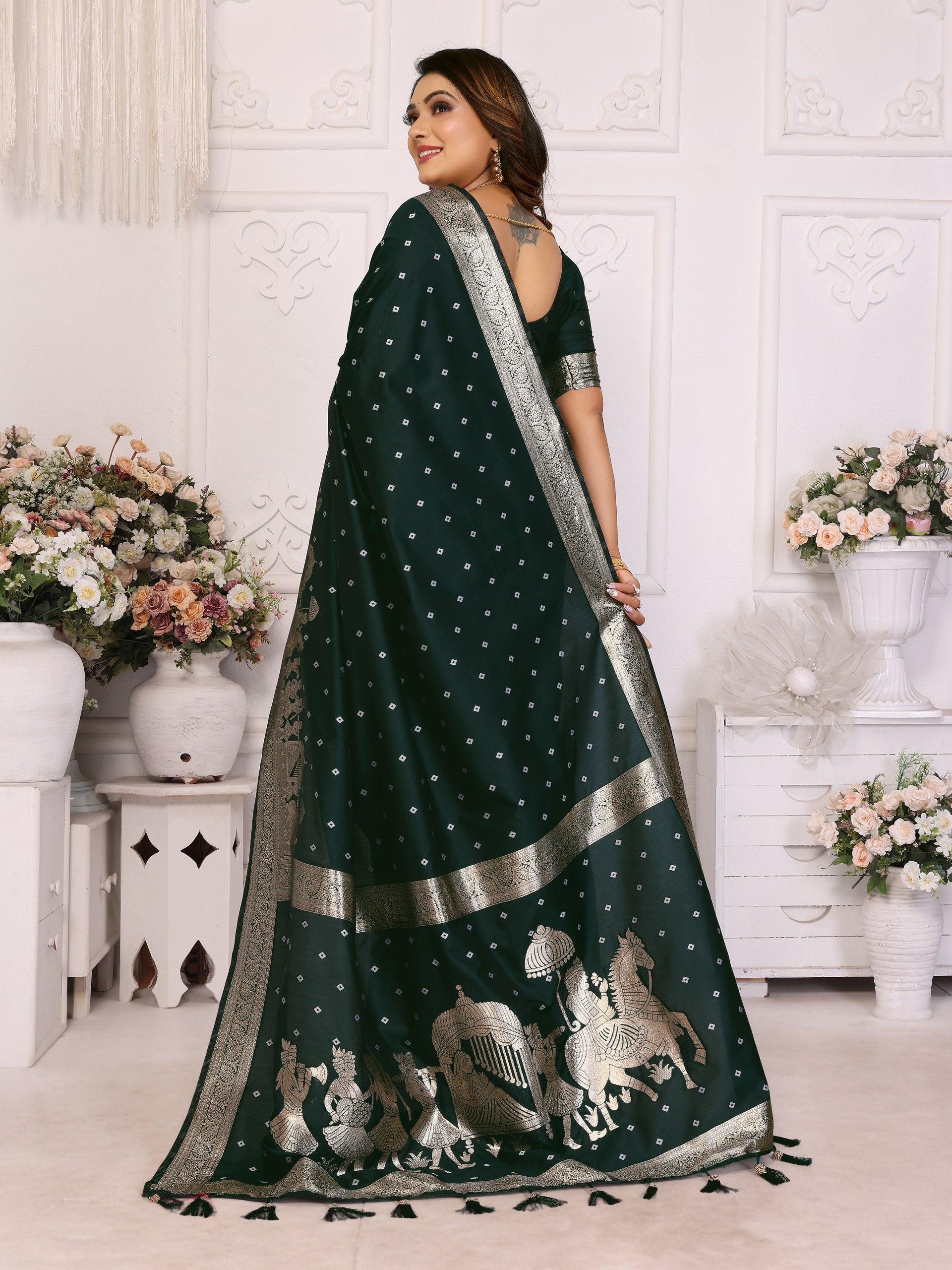 Pattern Wedding & Party Wear Kochi Green Color Saree