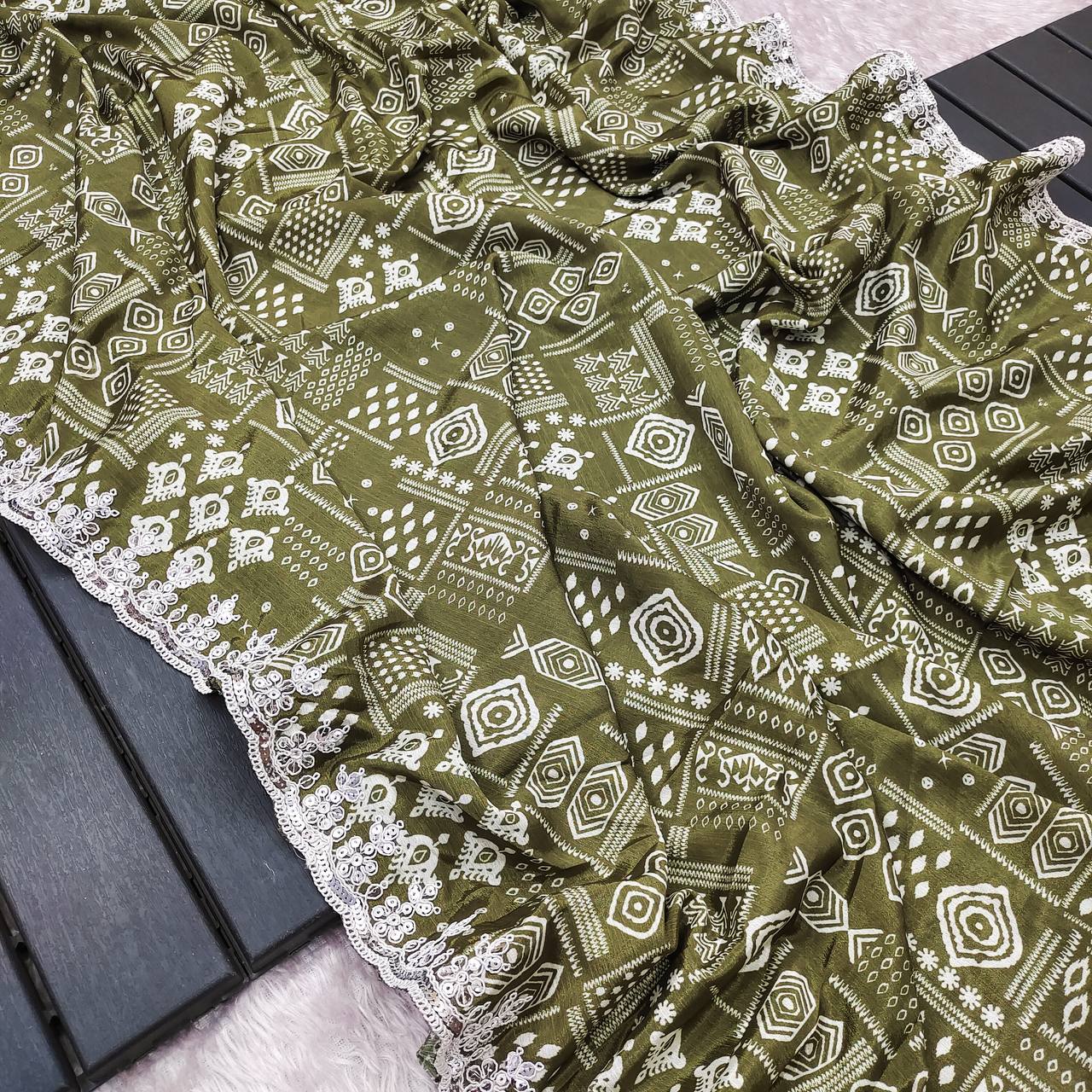 Flattering Digital Prints Green Saree