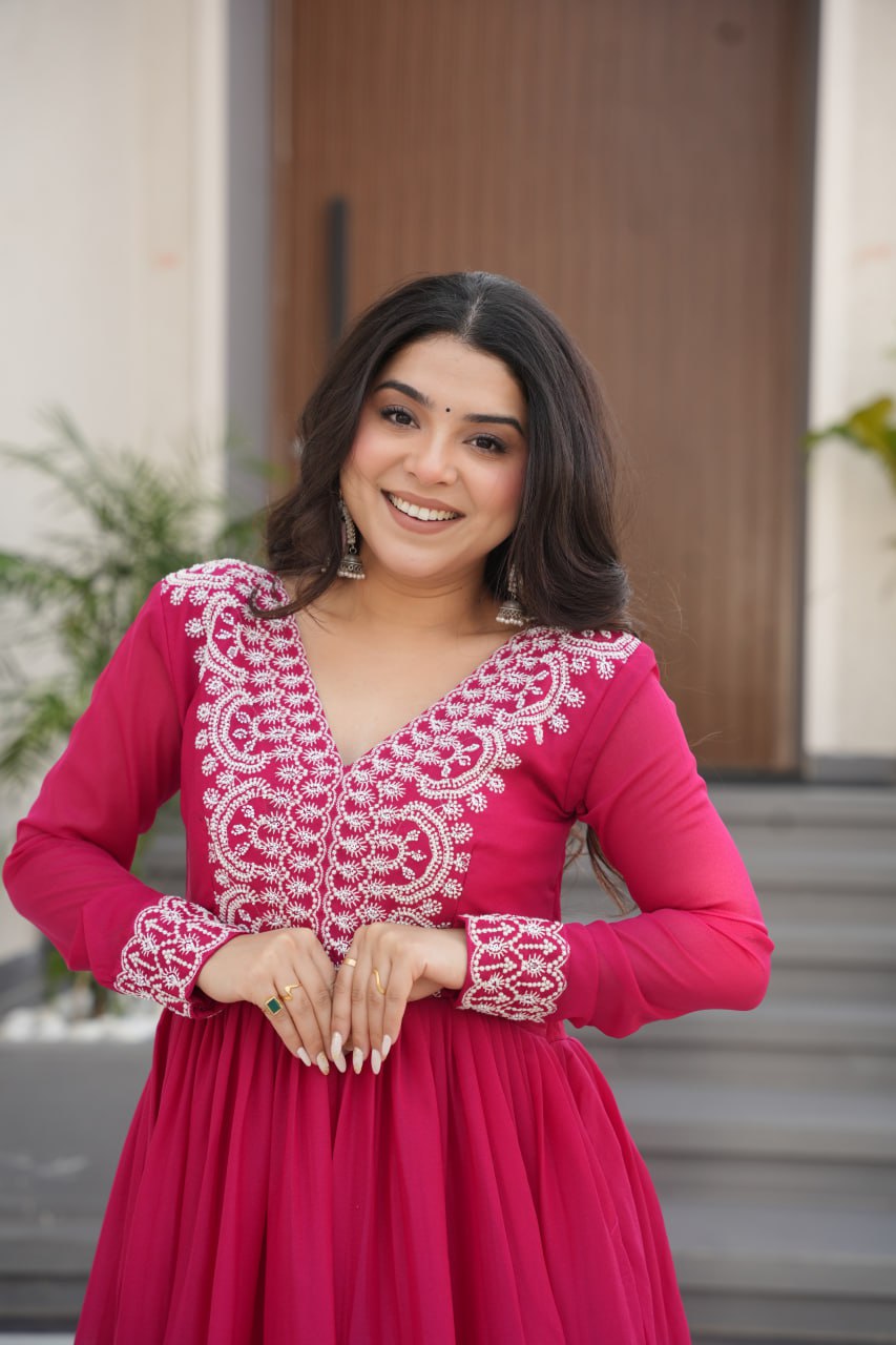 Pink Color Georgette V Neck Innovative Gown