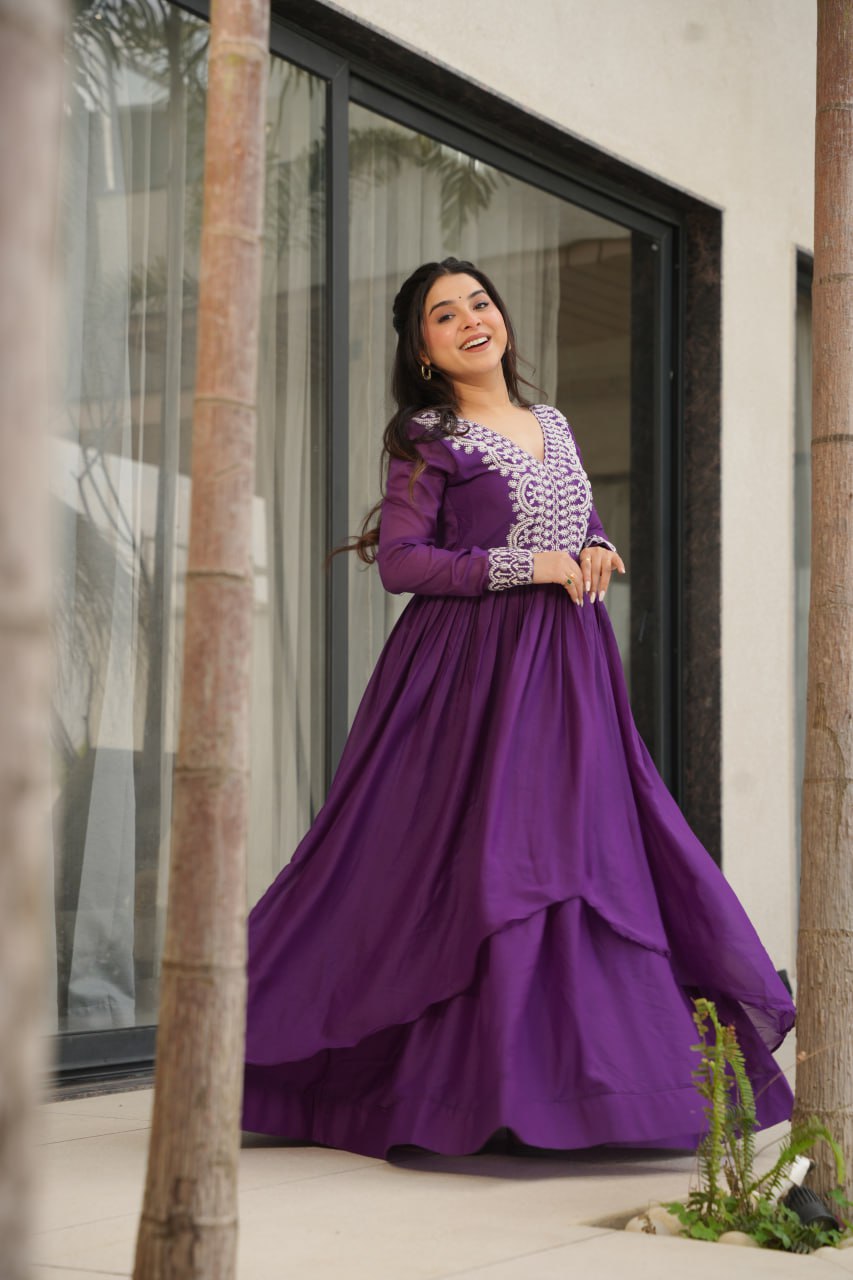 Purple Color Georgette V Neck Innovative Gown