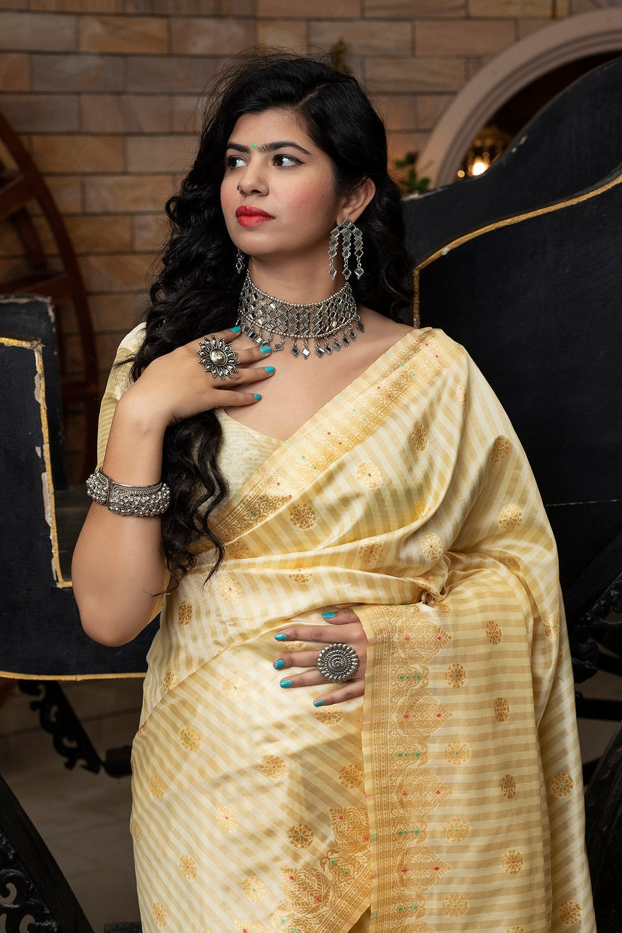 Off White Color Banarasi Silk Beautiful Saree