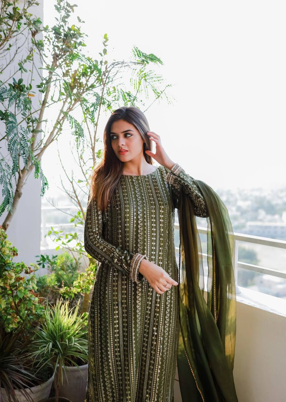 Ronaq | Mehndi Dress | Pakistani Formal Dresses | RJ's Pret