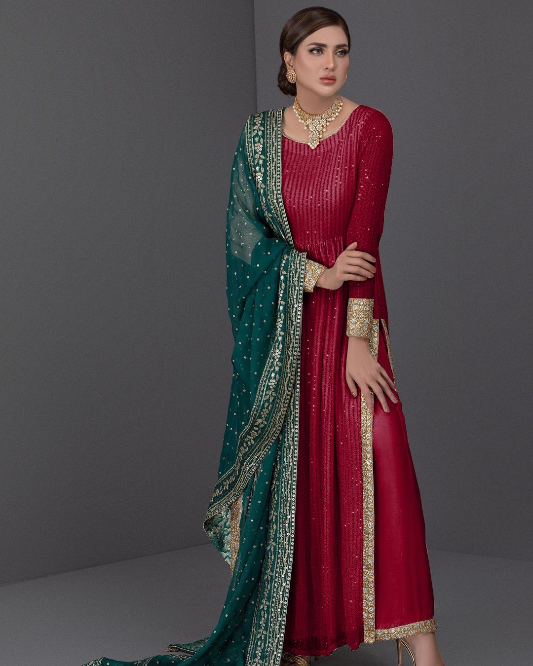 Green dress outlet with red dupatta