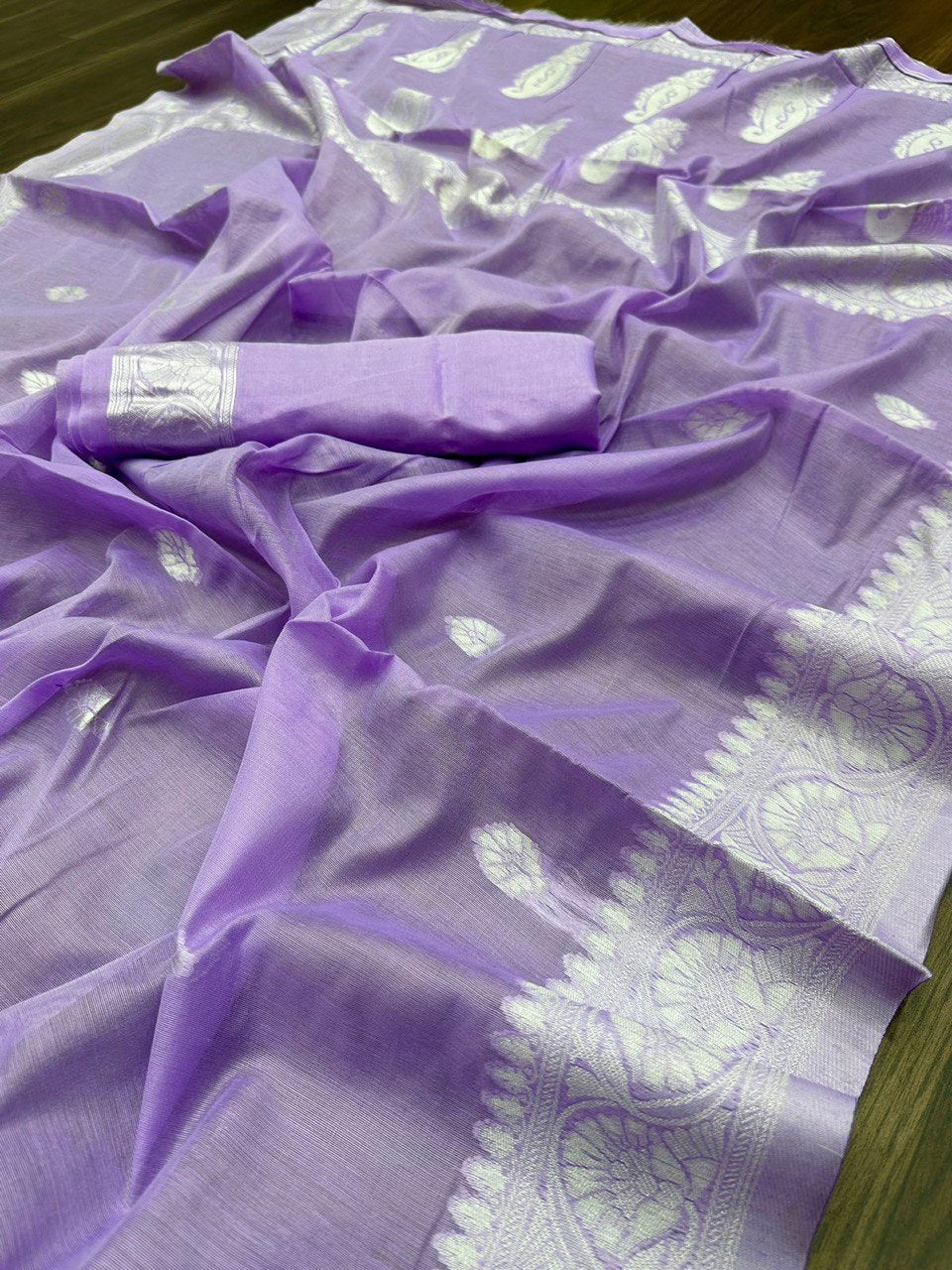 Classy Lavender Color Linen Cotton Silk Saree
