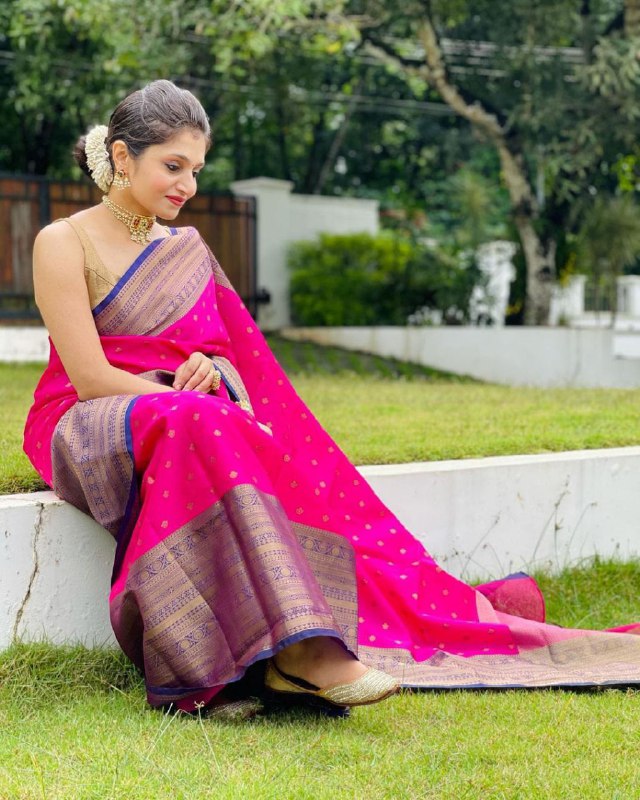 Exclusive Pink Color Golden Work Banarasi Silk Saree